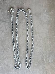 lot 602 image: 9ft. Galvanized Steel Tow Chain with Forged Hooks