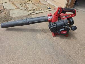 lot 78 image: Toro PowerVac Gas Leaf Blower Vacuum