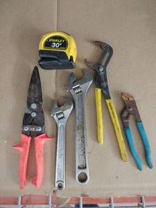 lot 59776 image: Lot of Miscellaneous Tools