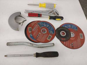 lot 59821 image: Lot of Miscellaneous Tools