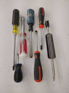 lot 59825 image: Lot of Miscellaneous Tools