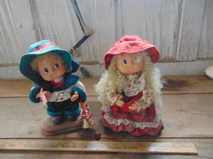 lot 1608 image: Pair of Christmas Figures
