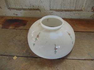 lot 1628 image: Large Light GlobeShade