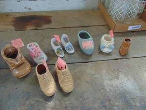lot 1631 image: Decor Baby Shoes - Ceramic