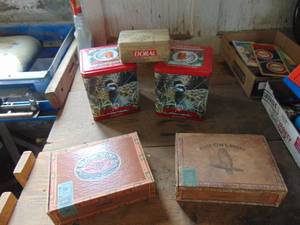 lot 1642 image: Tobacco Tins and Cigar Boxes