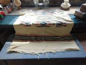 lot 1647 image: Southwest Styled Tapestry - believed to be hand made