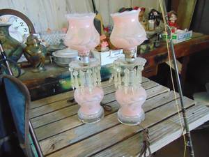 lot 1601 image: Pair of Side Lamps