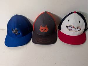 lot 19 image: Mixed Logo Baseball Cap Collection - 3 Hat Bundle