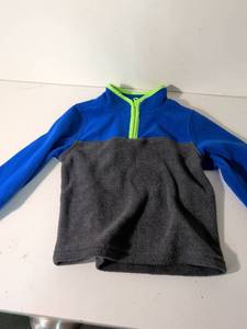 lot 57 image: OshKosh Bgosh Boys Fleece Half-Zip Pullover Size 3T