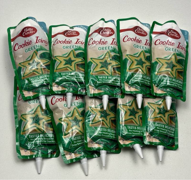 lot 148 image: Betty Crocker Green Cookie Icing Tubes