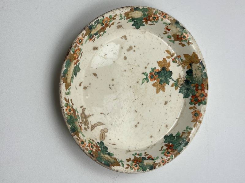 lot 216 image: Hotoven Chinaware Floral Pattern DinnerPie Plate