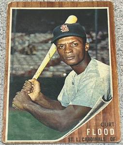 lot 125 image: 1962 Topps Baseball Card #590 - Curt Flood St. Louis Cardinals
