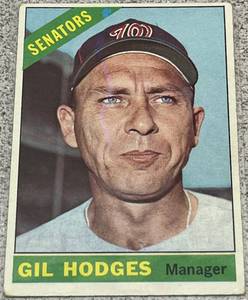 lot 170 image: 1966 Topps Baseball Card #386 - Gil Hodges