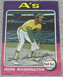 lot 234 image: 1975 Topps Baseball Card #407 - Herb Washington Oakland Athletics