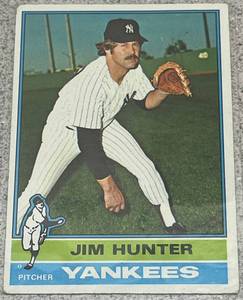 lot 238 image: 1976 Topps Baseball Card #100 - Jim Hunter