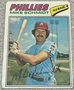 lot 245 image: 1977 Topps Baseball Card #140 - Mike Schmidt