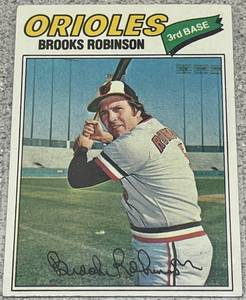 lot 248 image: 1977 Topps Baseball Card #285 - Brooks Robinson Baltimore Orioles