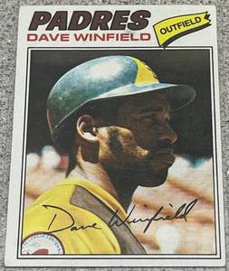 lot 249 image: 1977 Topps Baseball Card #390 - Dave Winfield