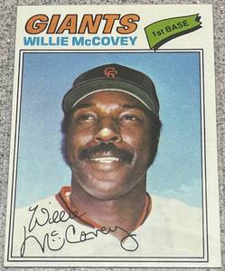 lot 252 image: 1977 Topps Baseball Card #547 - Willie McCovey