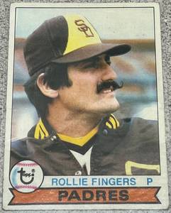 lot 287 image: 1979 Topps Baseball Card #390 - Rollie Fingers