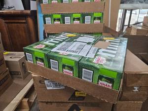 lot 735 image: Case of 3 Canada Dry Ginger Ale Soda 10pk7.5 fl oz Mini Cans. 30 Total BB October 2026