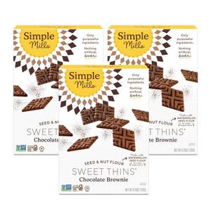lot 821 image: Simple Mills Chocolate Brownie Seed and Nut Flour Sweet Thins, Paleo Friendly and Delicious Sweet Thin Cookies, Good for Snacks, Nutrient Dense, 4.25 oz (Pack of 3) BB 21126