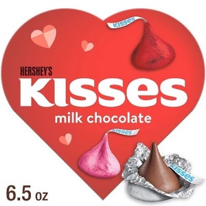 lot 866 image: Lot of 2, Hersheys Kisses Valentines Day Milk Chocolate Candy Gift Box - 6.5oz BB 726