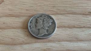 lot 1 image: 1944-S Mercury Silver Dime Coin 90% Silver