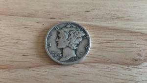 lot 2 image: 1943-D Mercury Silver Dime Coin 90% Silver