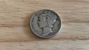 lot 3 image: 1945 Mercury Silver Dime Coin 90% Silver
