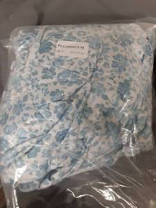 lot 322 image: pickyNproud 8Pcs Patio Cushion Covers Stretch Outdoor Couch Cushions Slipcovers Replacement Washable Furniture Protector with Elastic Bottom Sofa Chair Seat Cover, Light Blue - Retail $15