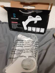 lot 20969 image: Ultra-Slim Bidet Attachment, Non-Electric Bidet Attachment for Toilet Seat - Retail $30