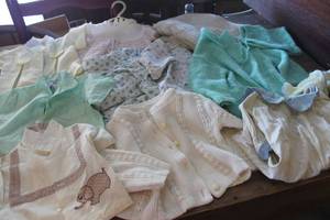 lot 1013 image: Vintage Childs Sweaters, Shoes & More
