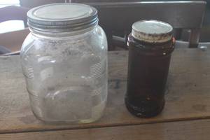 lot 1018 image: Vintage Brown Glass Jar and More