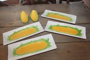 lot 1023 image: Vtg. Made in Japan Corn S&P Shakers & More