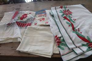 lot 1093 image: Vtg. Christmas Tablecloth and More