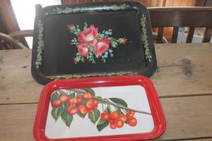 lot 1105 image: Vintage Metal Trays