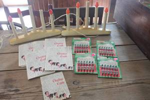lot 1106 image: NIP Vtg. Christmas Light Clips & More