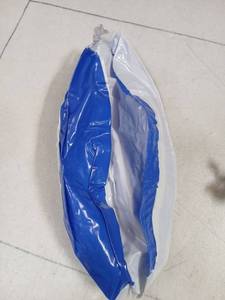lot 29025 image: Blue and White Inflatable Balls 5pk