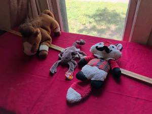 lot 3 image: Assorted stuffed animals horse is a puppet