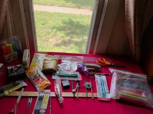 lot 19 image: Mixed Office and School Supplies Bundle