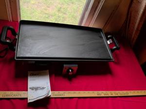 lot 41 image: Oster Electric Griddle with Temperature Control