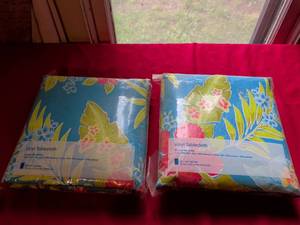 lot 53 image: Tropical Floral Vinyl Tablecloths Blue Hawaiian Pattern