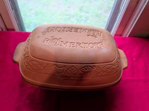 lot 55 image: Romertopf Clay Roaster with Lid