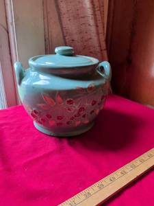 lot 80 image: Hand Painted Ceramic Bean Pot with Cherry Design