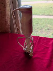 lot 85 image: Rival Electric Hand Mixer with Beaters