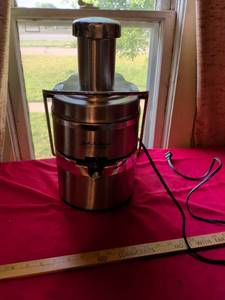 lot 87 image: Jack LaLanne Power Juicer Pro Stainless Steel Juicer