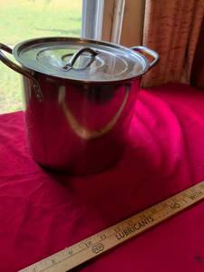lot 90 image: Stainless Steel Stock Pot with Lid