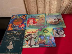 lot 135 image: Disney Childrens Book Collection Lot - 7 Books