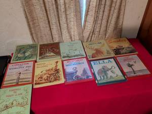 lot 137 image: Bill Peet Childrens Picture Book Collection